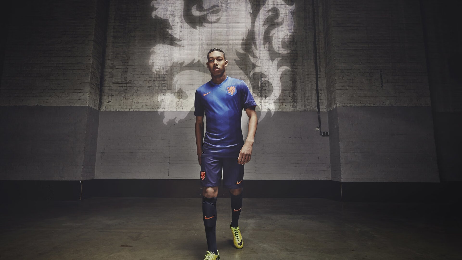 九游体育官网-“英超末轮决战：排名变天夺冠格局重塑”，英超争冠2021