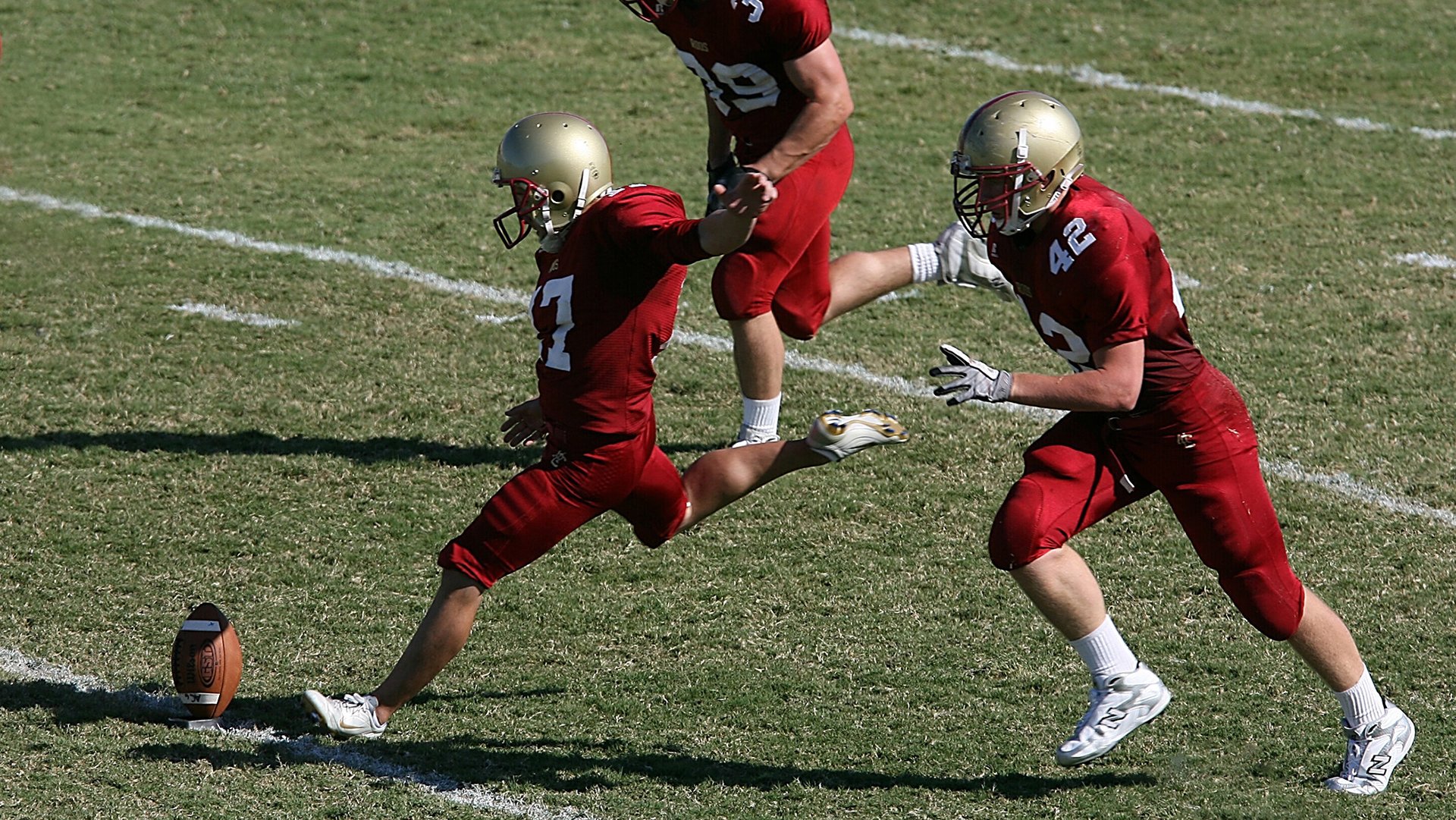 九游娱乐APP-英超：曼城4-2战胜曼联，哈兰德梅开二度，瓜迪奥拉指挥若定，曼城4-3